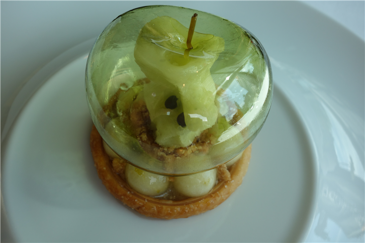 bordeau 5472 apple dessert-crop-v2.JPG